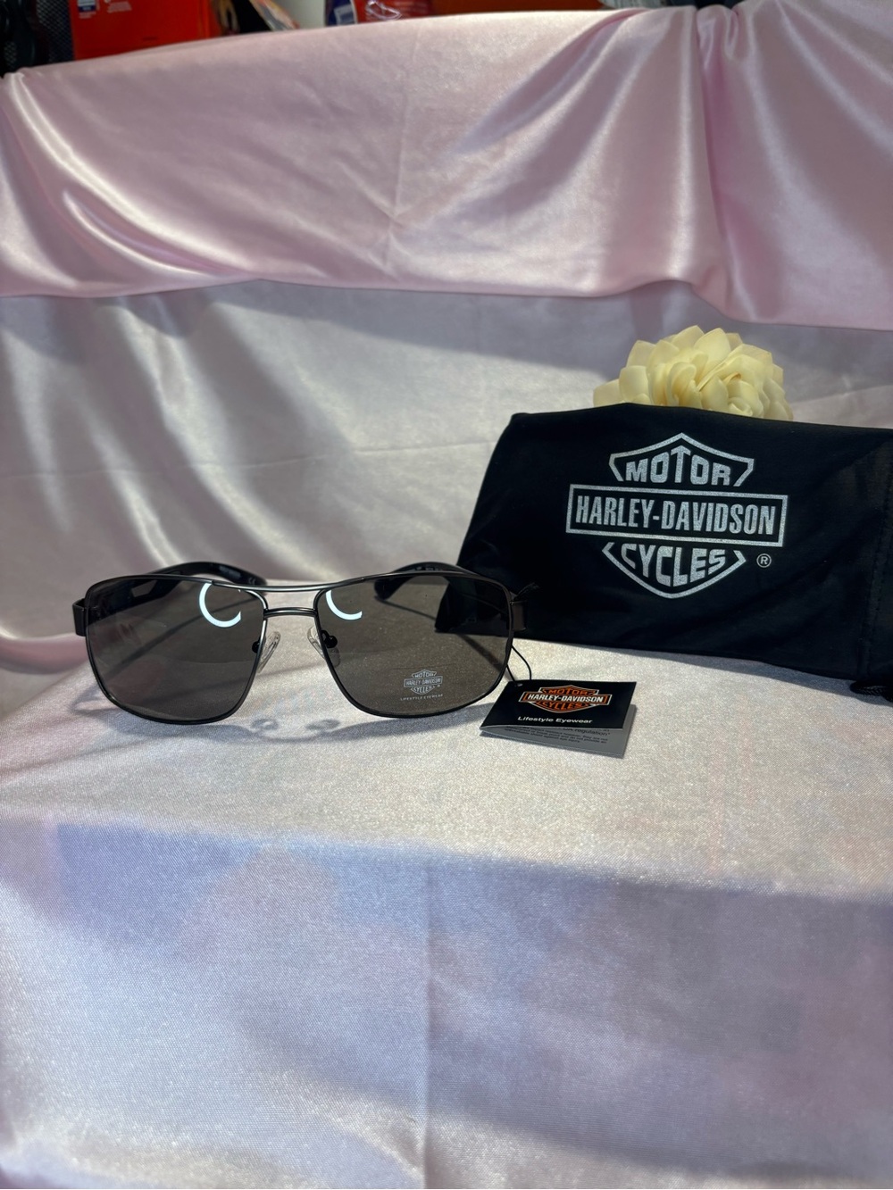 Harley-Davidson Men’s Black Frame Sunglasses with Dark Lenses